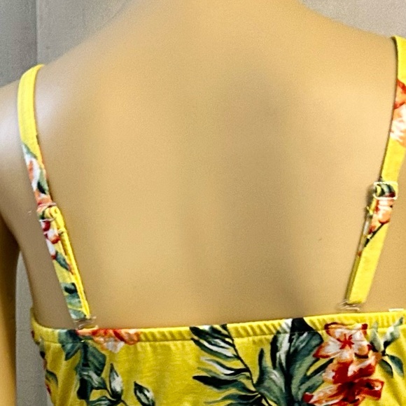 No Boundaries, top and shorts set. Yellow floral. Sz M (7-9) - Picture 6 of 7